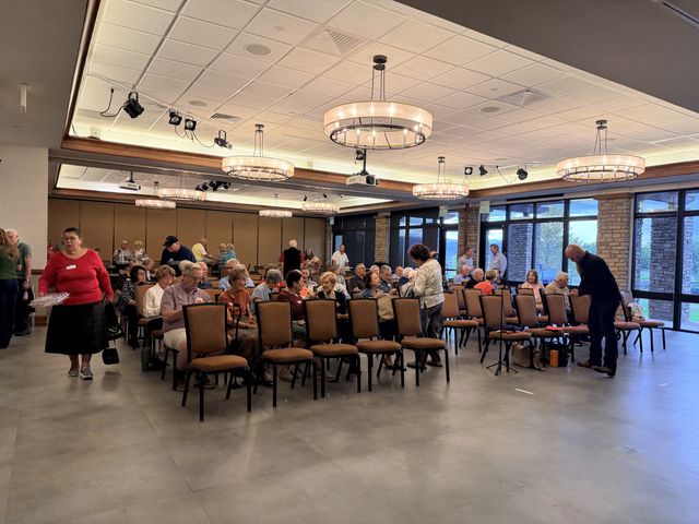 The room filling up before the Anthem Ranch Republican Club meeting